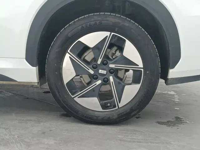 Geely Galaxy E5 — Фото автомобиля 12