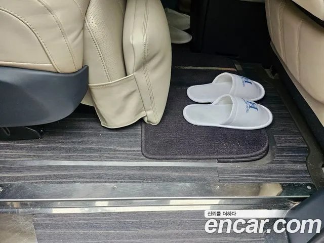 Kia Carnival Generation 4 — Фото автомобиля 15