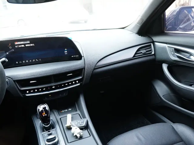 Cadillac CT5 — Фото автомобиля 10