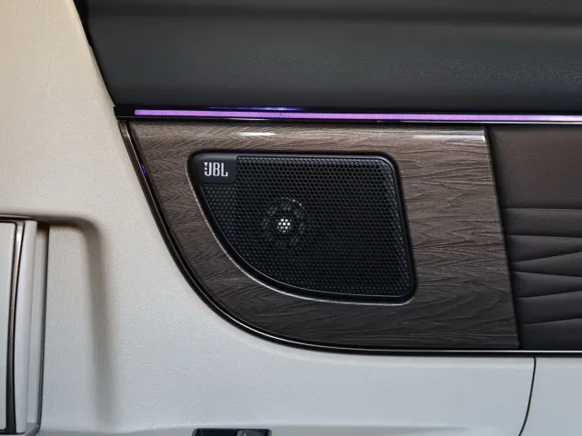 Toyota Vellfire — Фото автомобиля 20