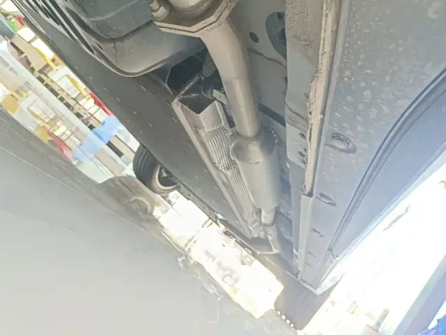 Li Auto L8 — Фото автомобиля 20