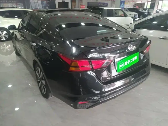 Nissan Teana — Фото автомобиля 4