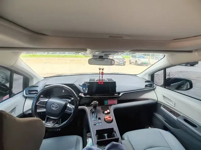 Toyota Granvia — Фото автомобиля 5