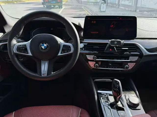 BMW 5 Series — Фото автомобиля 7