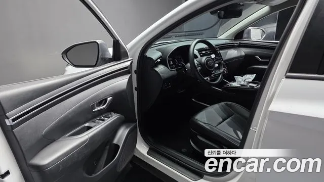 Hyundai Tucson Tucson (NX4) Дизель 2.0 2WD — Фото автомобиля 10