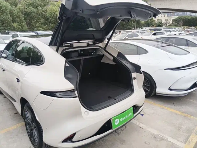 IM Motors LS6 — Фото автомобиля 18