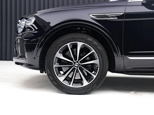 Bentley Bentayga — Фото автомобиля 4