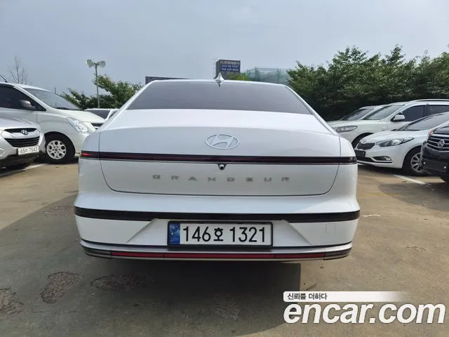 Hyundai Grandeur Grandeur (GN7) 2.5 Бензин 2WD — Фото автомобиля 4