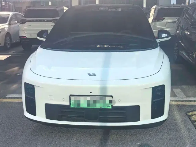 Li Auto i6 — Фото автомобиля 2