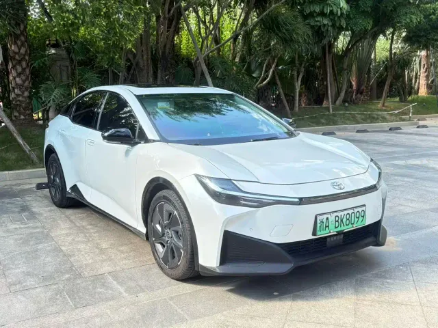 Toyota bZ3 — Фото автомобиля 3