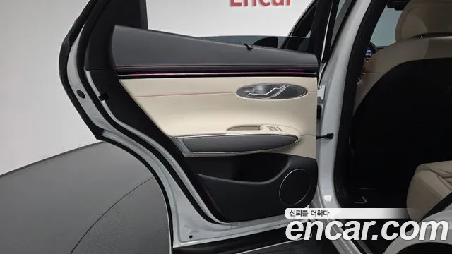 Genesis GV70 — Фото автомобиля 14