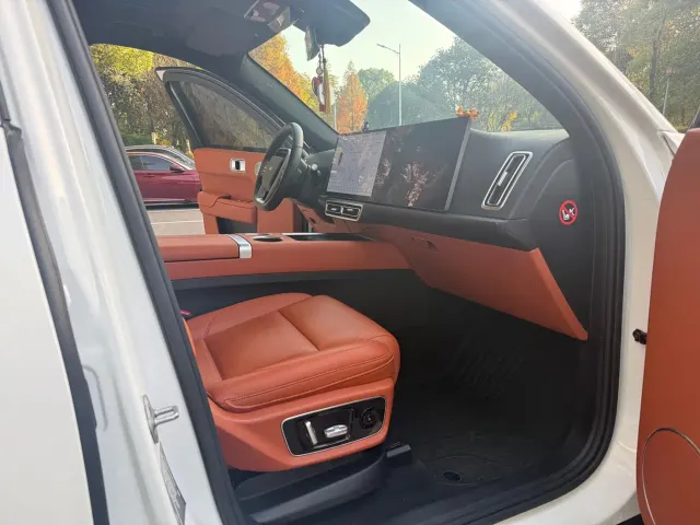 Li Auto L7 — Фото автомобиля 5