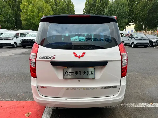 Wuling Hongguang — Фото автомобиля 6