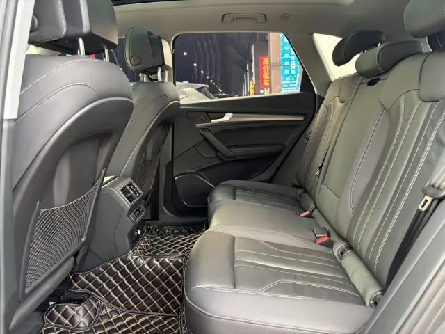 Audi Q5L — Фото автомобиля 13