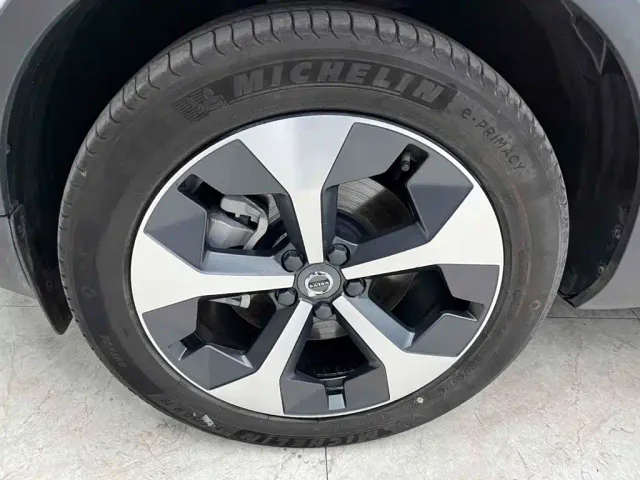 Volvo XC40 — Фото автомобиля 25