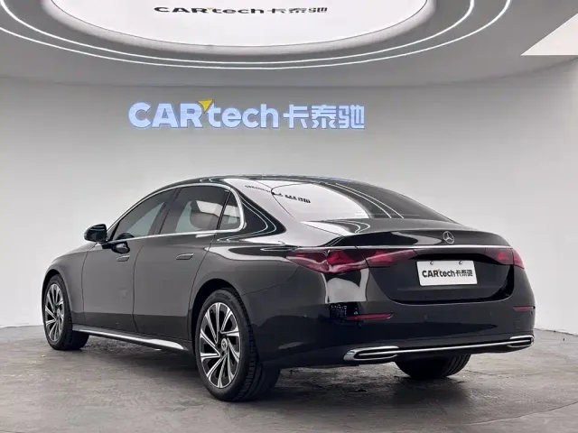Mercedes-Benz E-Class — Фото автомобиля 7