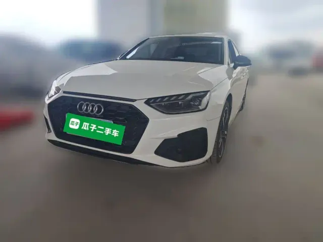 Фотография автомобиля — Audi A4L