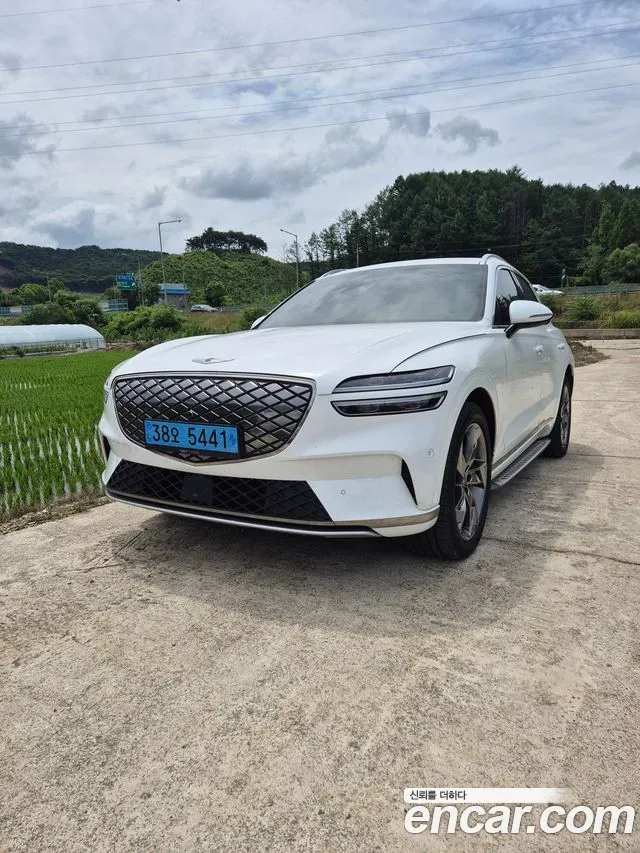 Фотография автомобиля — Genesis GV70 Electrified GV70