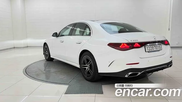 Mercedes-Benz E-Class W214 — Фото автомобиля 3