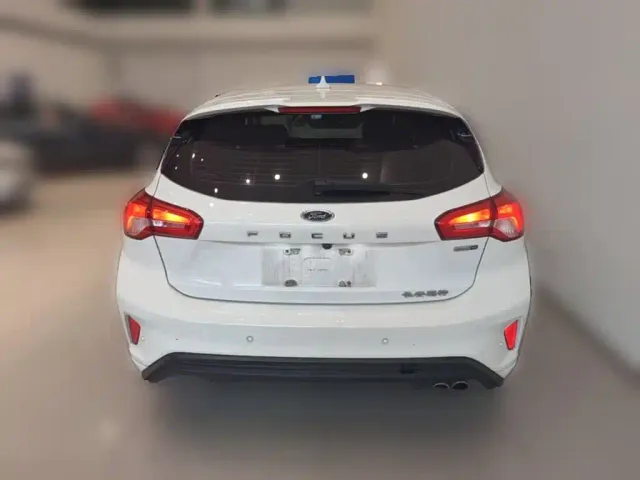 Ford Focus — Фото автомобиля 7