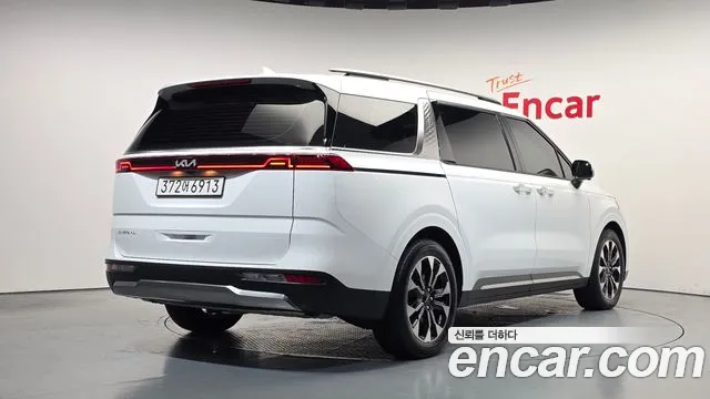 Kia Carnival Generation 4 — Фото автомобиля 2