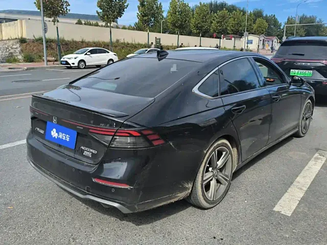 Honda Accord — Фото автомобиля 3