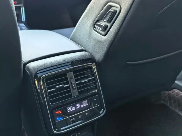 Volkswagen Passat — Фото автомобиля 12