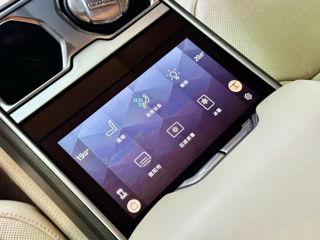 Land Rover Range Rover — Фото автомобиля 18