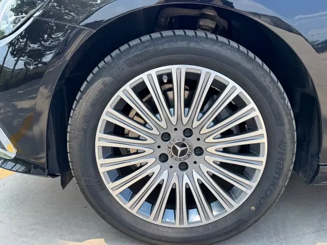 Mercedes-Benz E-Class — Фото автомобиля 5