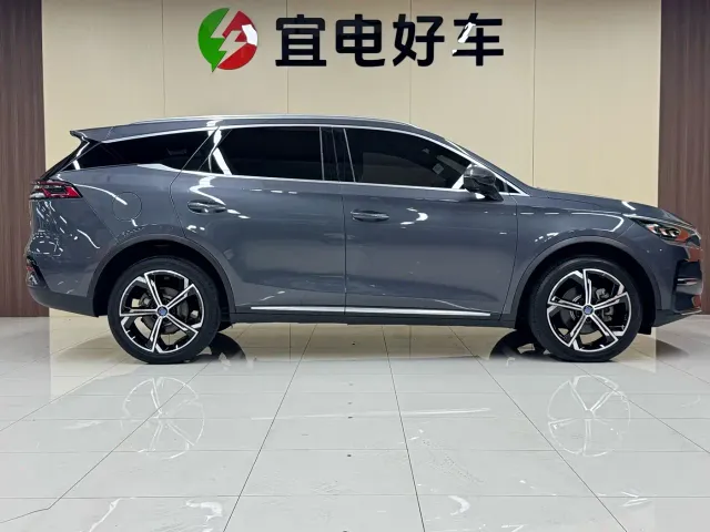 BYD Tang — Фото автомобиля 4