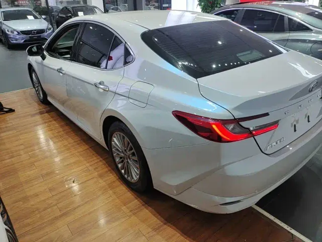 Toyota Camry — Фото автомобиля 4