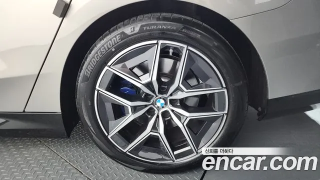 BMW 5-Series — Фото автомобиля 19