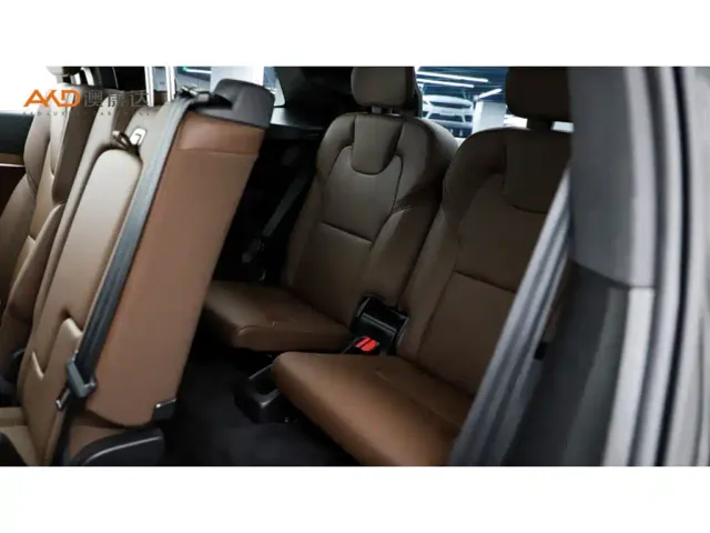 Volvo XC90 — Фото автомобиля 9