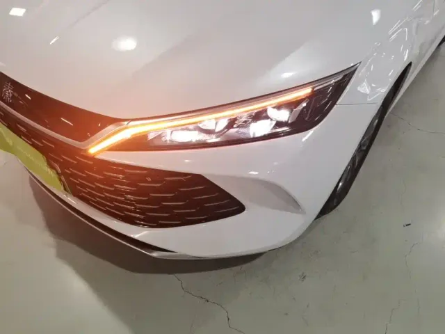 BYD Qin L — Фото автомобиля 23