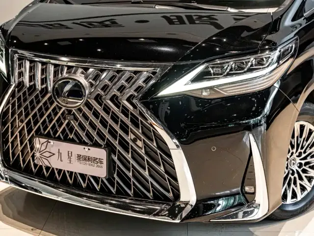 Lexus LM — Фото автомобиля 22