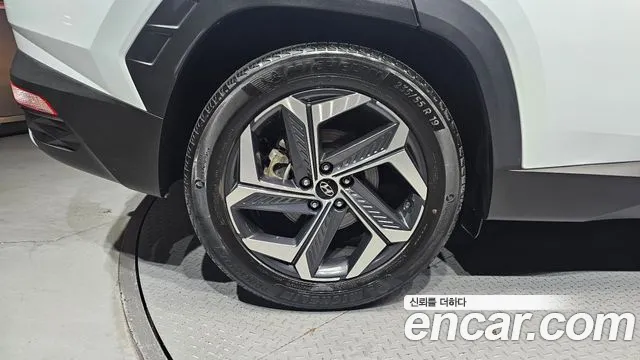 Hyundai Tucson Tucson (NX4) Бензин 1.6 турбо 2WD — Фото автомобиля 2