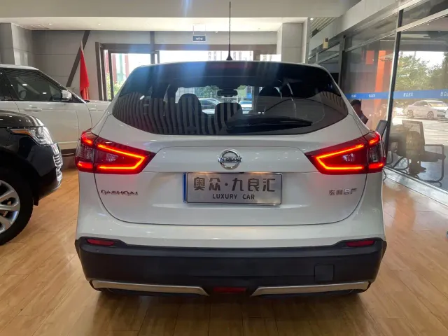 Nissan Qashqai — Фото автомобиля 5