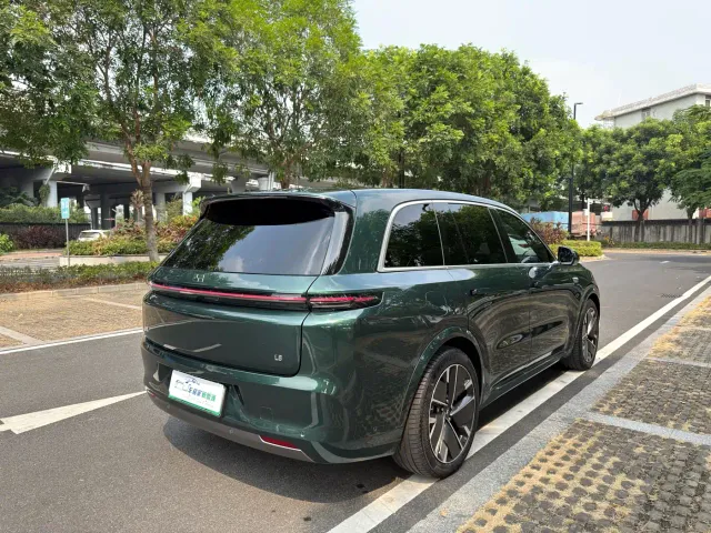 Li Auto L8 — Фото автомобиля 6