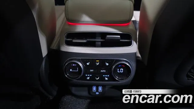 Genesis GV70 — Фото автомобиля 25