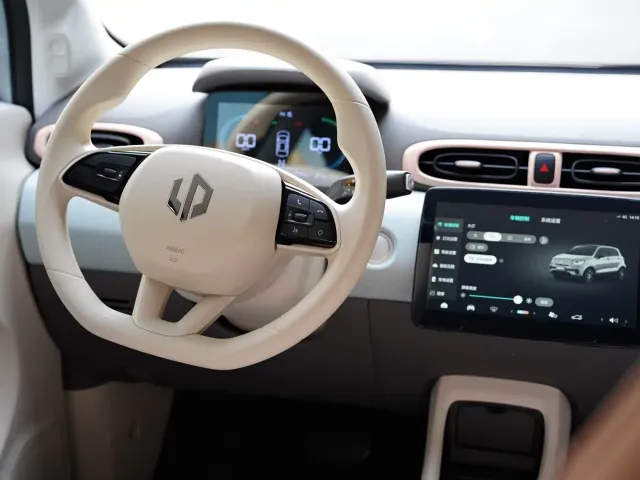 Leapmotor T03 — Фото автомобиля 18