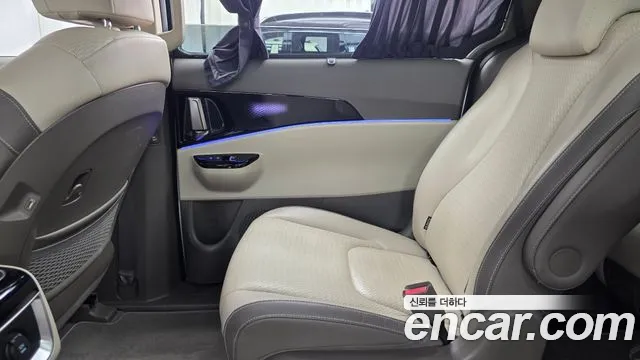 Kia Carnival Generation 4 — Фото автомобиля 14