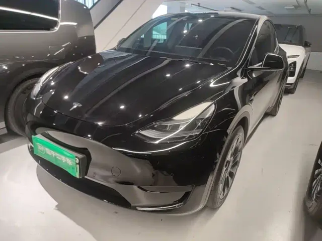 Фотография автомобиля — Tesla Model Y