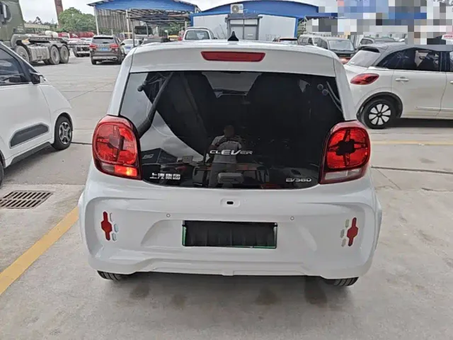 Roewe Clever — Фото автомобиля 3