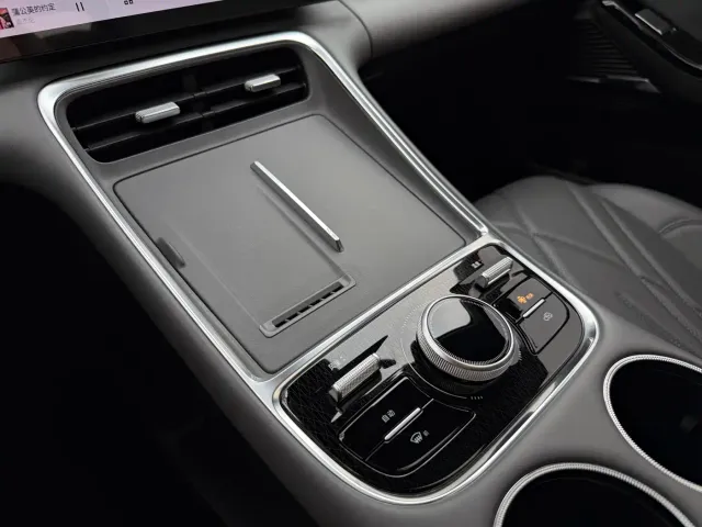 Geely Galaxy L6 — Фото автомобиля 11