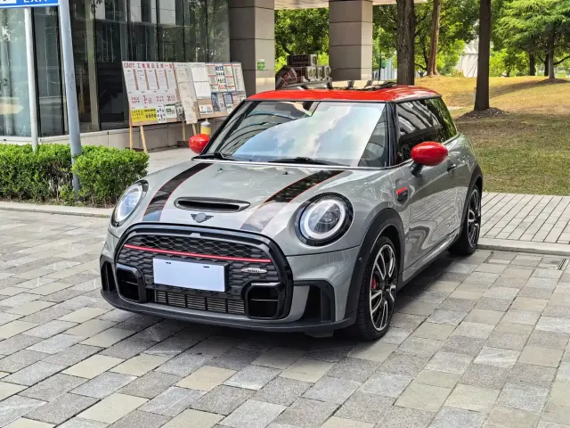 Фотография автомобиля — MINI John Cooper Works