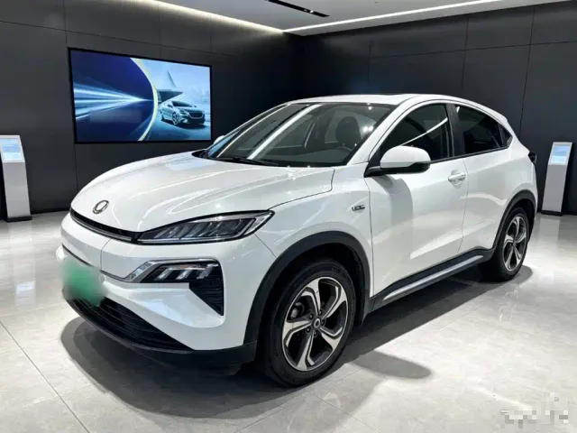 Фотография автомобиля — CIIMO Dongfeng Honda M-NV
