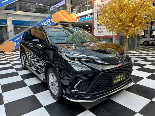 Фотография автомобиля — Toyota Granvia