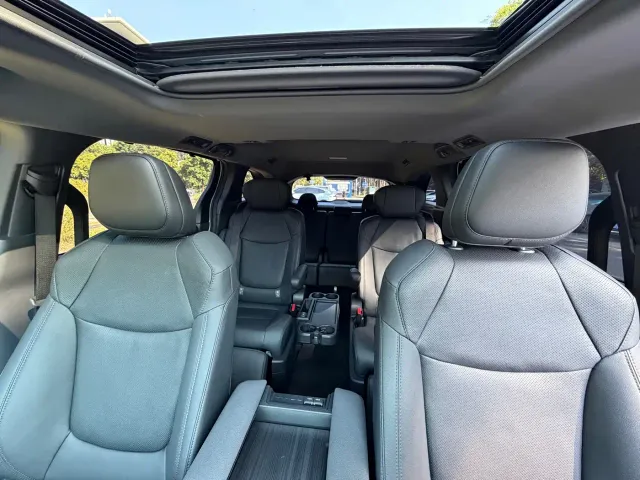 Toyota Sienna — Фото автомобиля 9