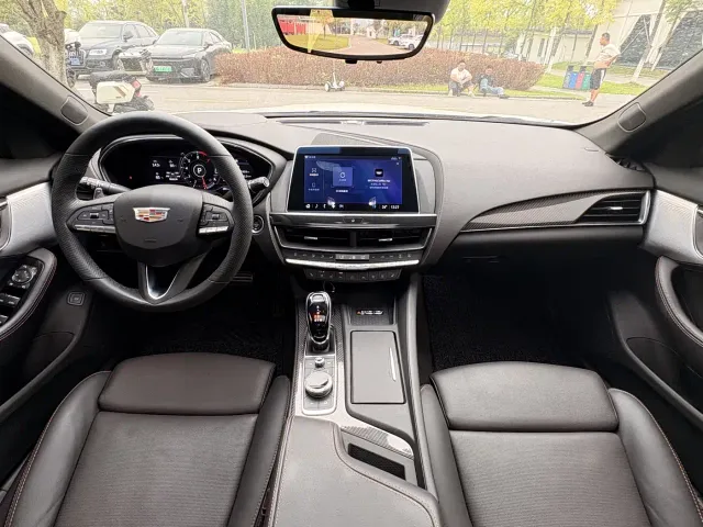Cadillac CT5 — Фото автомобиля 7