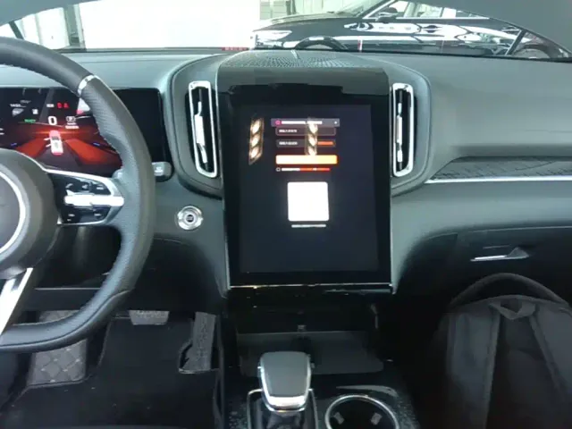 Hongqi HS3 PHEV — Фото автомобиля 12